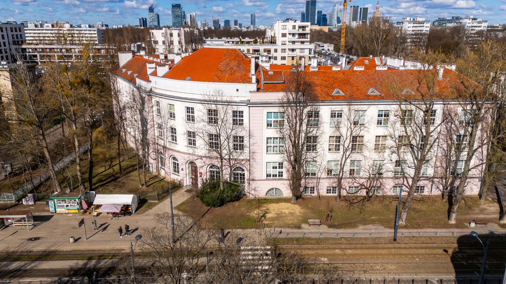 Gmach Szkoły Głównej Gospodarstwa Wiejskiego przy ul. Rakowieckiej 30 w Warszawie