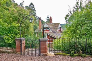 Dom Otisa / Sex Education