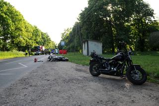 Motocyklista próbował uniknąć zderzenia i zginął pod kołami nadjeżdżającego samochodu