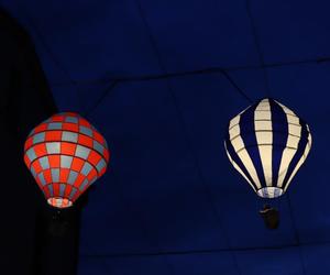 Kolorowe balony z podróżnikami w koszykach nową atrakcją w centrum Pszczyny