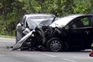 Czołowe zderzenie dwóch samochodów osobowych pod Węgrowem. Cztery osoby ranne. Nie żyje 12-letnie dziecko