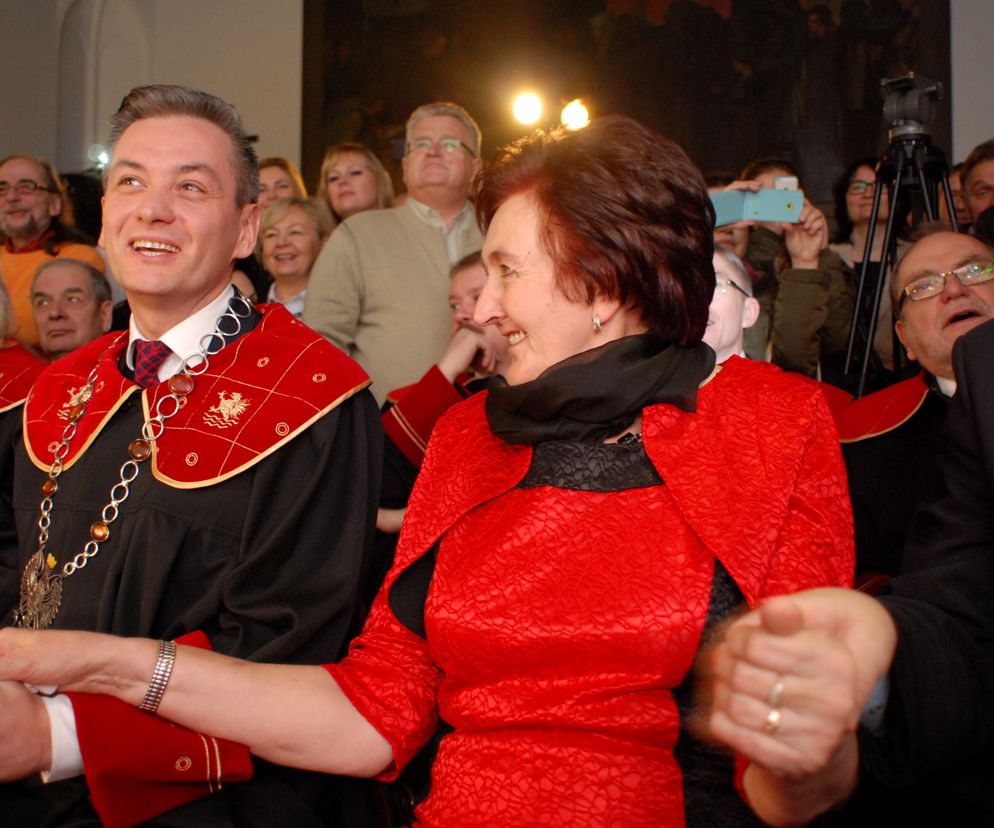 Robert Biedroń znęcał się nad mamą?