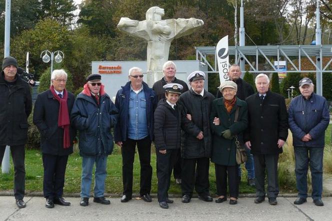 Wspomnienie zmarłych przy pomniku Zaginionych na morzu