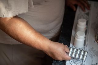 Antybiotyki mniej skuteczne, gdy za dużo ważysz. Problem nie tylko w masie ciała