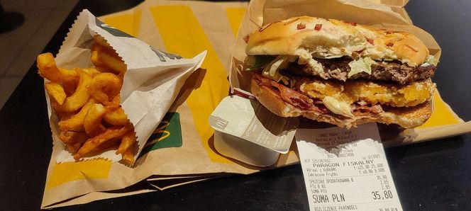 Zjadłam Burgera Drwala w Polsce i w Czechach. U nas królują kurki. A tam? Tego się nie spodziewaliście!