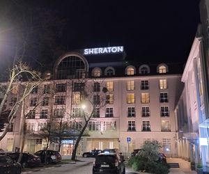 Studniówka w Sheratonie w Sopocie. Tak się bawiło V LO im. Stefana Żeromskiego w Gdańsku [GALERIA]