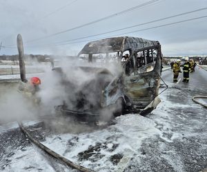 Bus spłonął doszczętnie pod Tarnowem. Podróżowało nim 25 osób