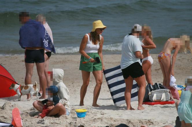 Małgorzata Socha na plaży z rodziną