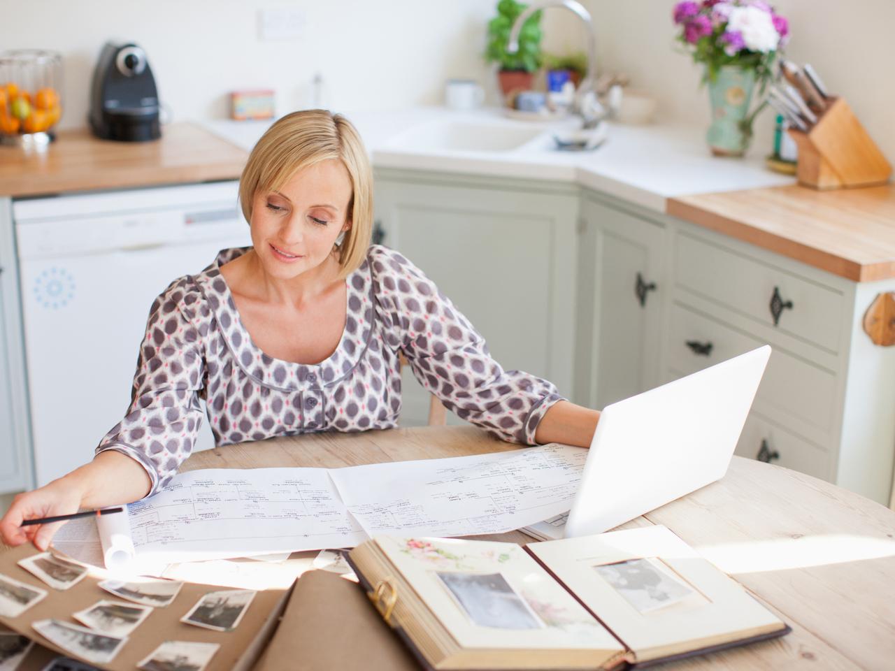 Drzewo genealogiczne – jak je stworzyć? Jak zrobić z niego dekorację wnętrza?