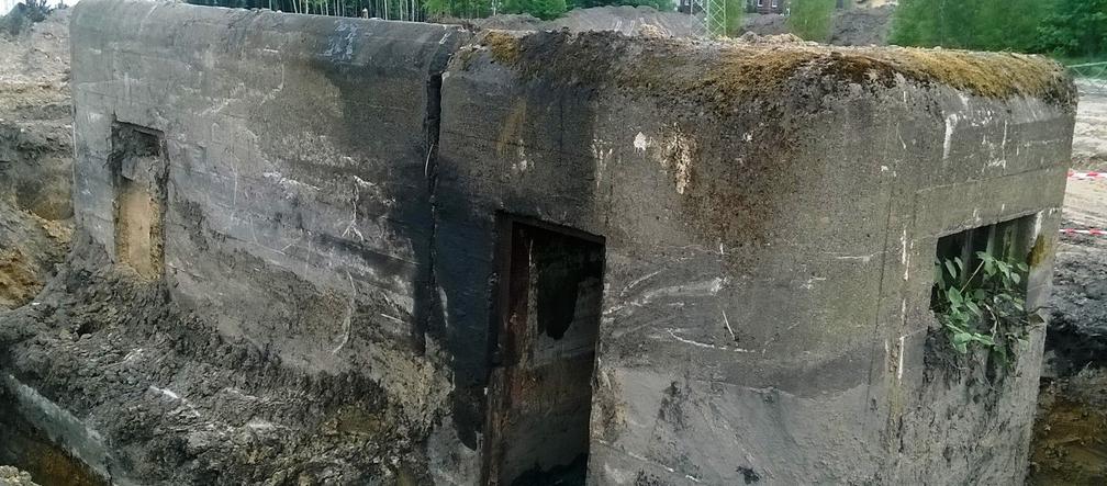 Ruda Śląska: Specjalny dźwig przeniesie żelbetowy schron z czasów II wojny światowej