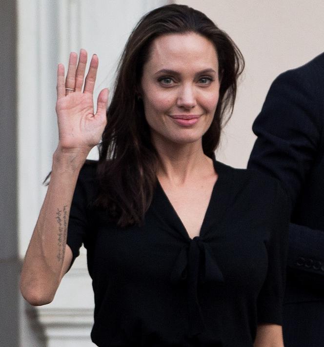 Angelina Jolie umiera