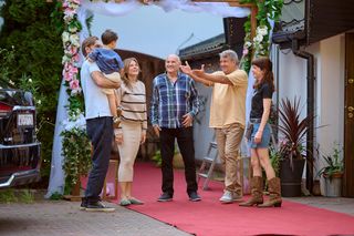 Na Wspólnej odc. 4118. Ola (Marta Wierzbicka), Mariusz Czerski (Mariusz Zaniewski), Marek (Grzegorz Gzyl), Roman (Waldemar Obłoza)