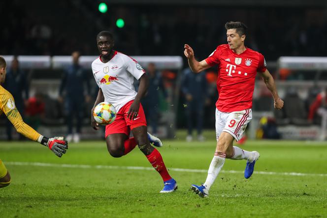 Ostatni raz Bayern rywalizował z RB Lipsk w maju, w finale Pucharu Niemiec. Bawarczycy wygrali 3:0, a Robert Lewandowski strzelił dwa gole.