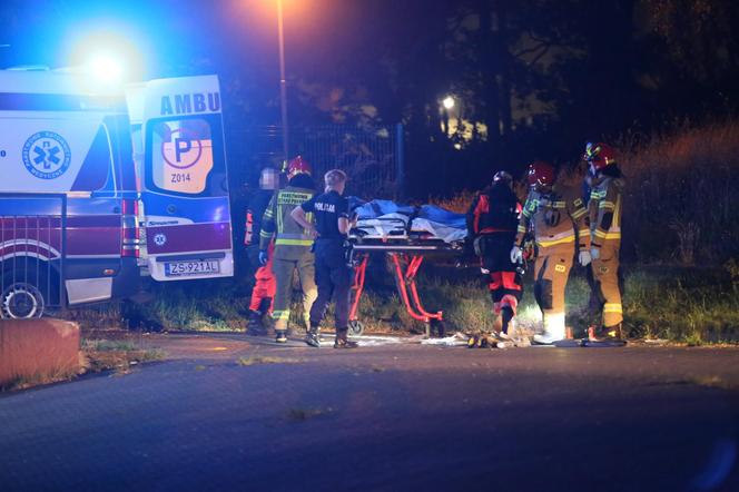 Horror w Świnoujściu. 30 latek  płonął wybiegając z lasu. W panice zdejmował ubrania