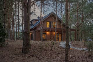 Życie w Architekturze 2025. Dom w lesie. Adamiczka.Broma sp. z o.o.