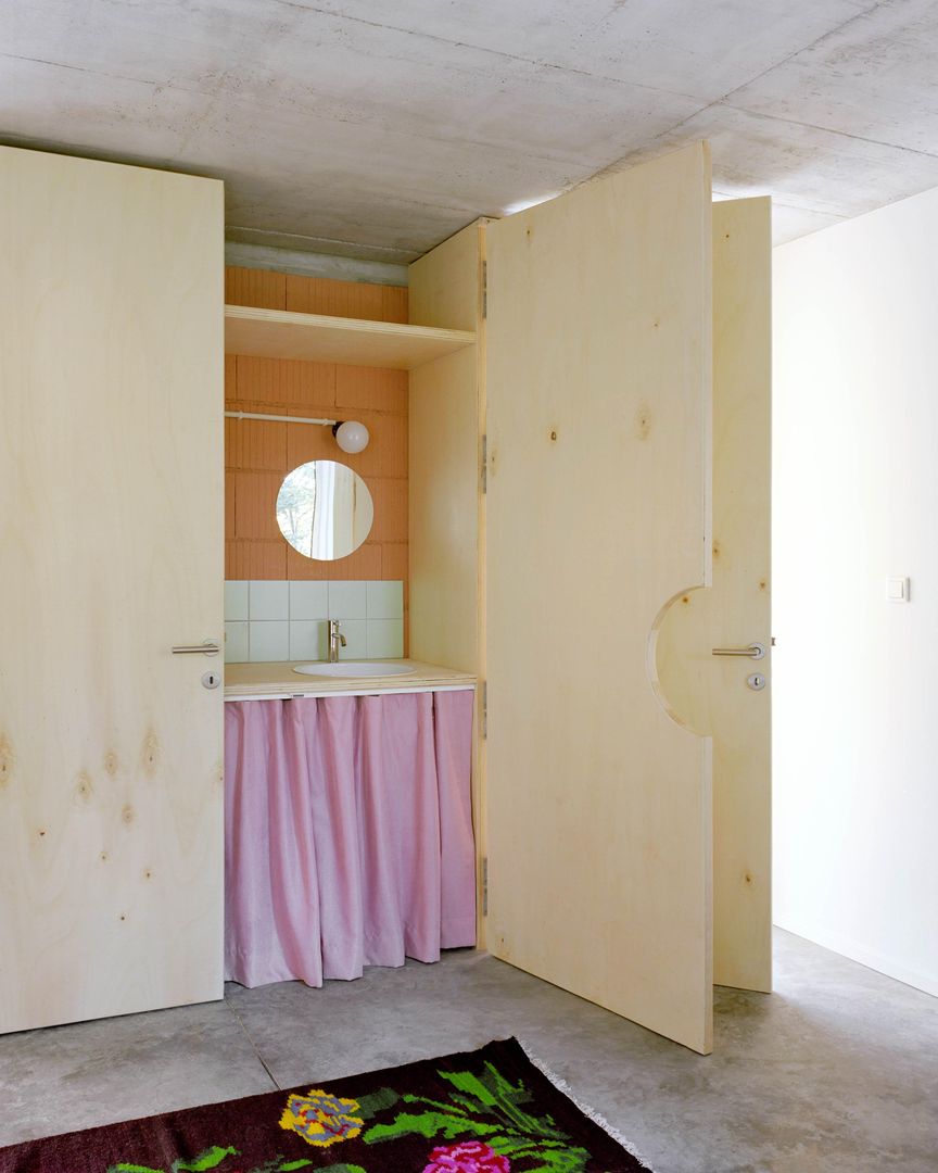 House for Five Women