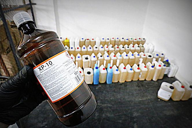 Lubelscy policjanci przekażą szpitalom 800 litrów płynów do dezynfekcji
