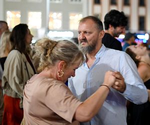 Gorące rytmy na zakończenie lata. Karnawałowy finał Roztańczonego Wyspiańskiego w Katowicach