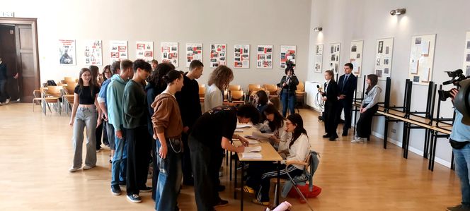 Prawybory prezydenckie w Poznaniu. Uczniowie szkół średnich głosują!