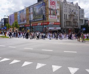 Boże Ciało 2025. Tysiące osób uczestniczyło w olsztyńskich procesjach