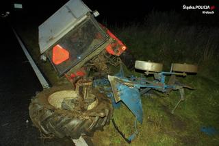 25-latek w bmw roztrzaskał się o tył traktora! Ciągnikiem kierował nietrzeźwy rolnik [ZDJĘCIA]