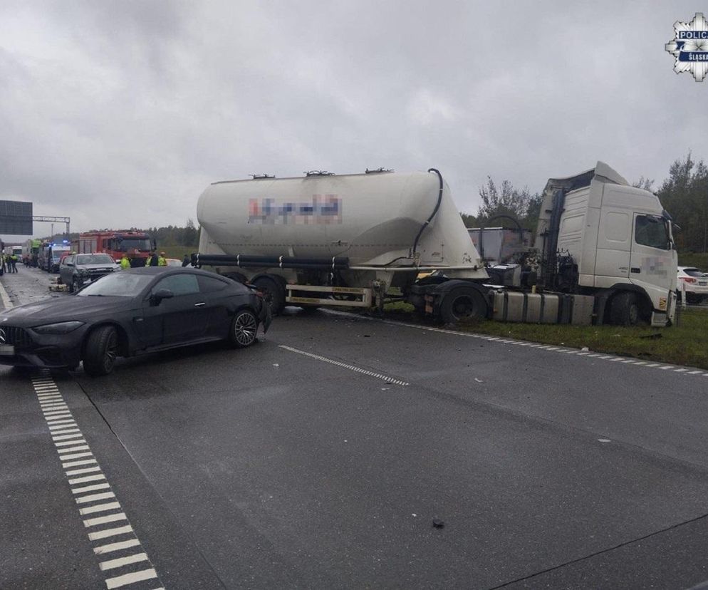 Karambol pięciu aut na A1 pod Częstochową! Są ranni