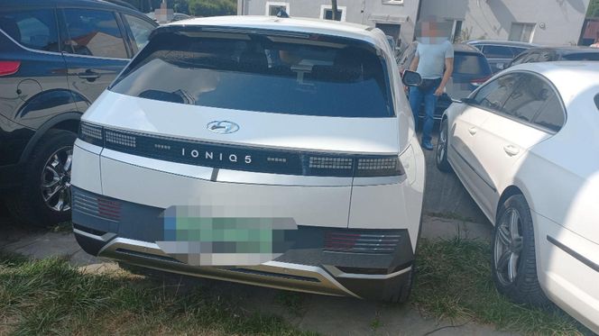 Skradziony w Hiszpanii Hyundai Ioniq 5 odnaleziony w Warszawie. Jak "Kobra" wytropiła auto?