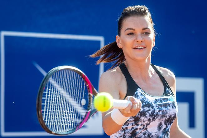 Agnieszka Radwańska znów zachwyca na trawie Wimbledonu! Zwycięski powrót na kort polskiej gwiazdy!