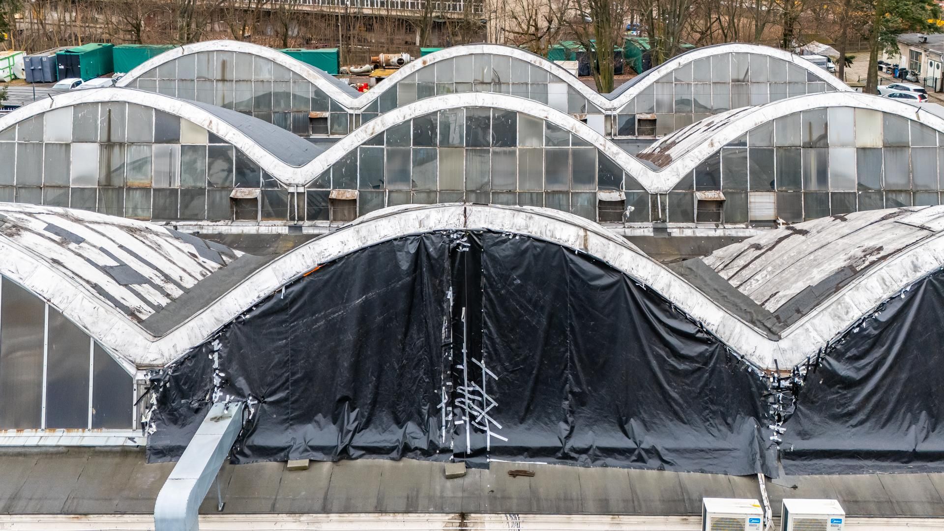 Zabytkowa hala na Suwak 4 w Warszawie