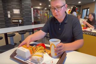 Testujemy McDonald's w Mołdawii! Morze ketchupu i 33 kawałki cebuli [WIDEO]