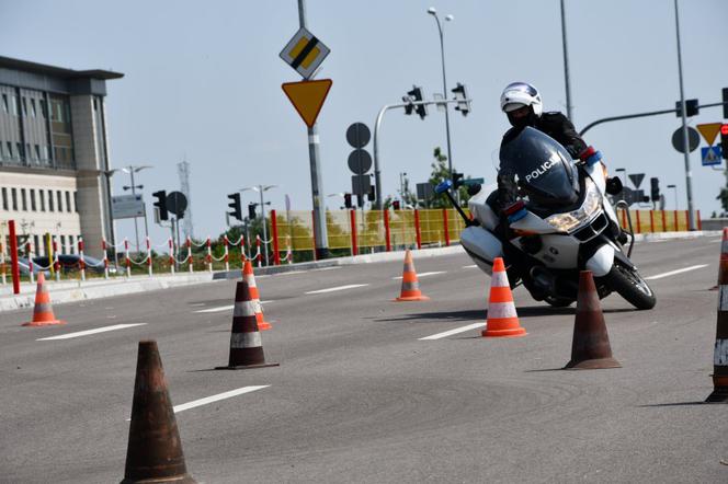 Białystok. Szkolenie policyjnych motocyklistów