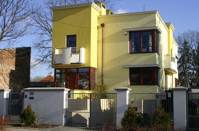 Kolory ścian domu. Elewacje czerwone, niebieskie, żółte... (zdjęcia)