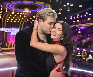 Roksana Węgiel i Kevin Mglej z dzieckiem na wakacjach