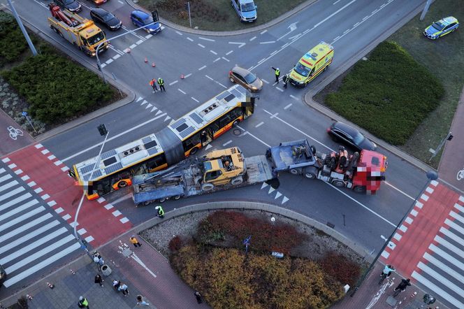 Wypadek autobus laweta
