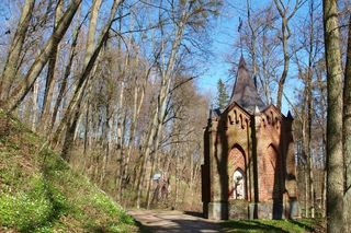 Malutką wieś nazywają Warmińską Jerozolimą. Przyciąga prawdziwe tłumy