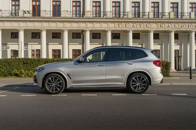 (2020) BMW X3 xDrive30e