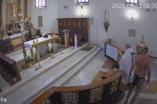 Półnagi mężczyzna przerwał mszę. Krzyczał, był agresywny