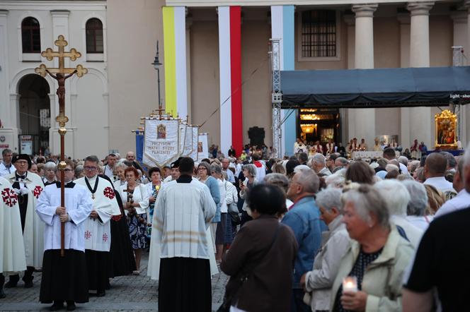 75 lat temu obraz Matki Boskiej w Lublinie zapłakał. Wierni uczcili rocznicę „Cudu lubelskiego” procesją różańcową