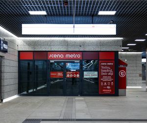 Scena Metro na stacji M2 Bródno w Warszawie