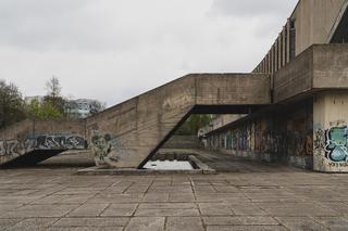 Brutalistyczna Hala sportowa w Wilnie - zdjęcia. Czy ma szansę uciec przed rozbiórką?