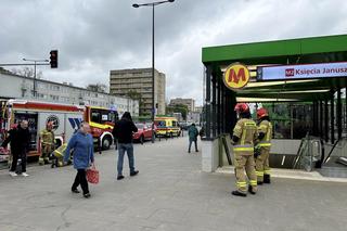 Pożar w metrze! Ewakuacja pasażerów, 5 stacji zamkniętych