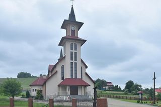 Średnia Wieś - w XV wieku ta wieś na Podkarpaciu była własnością Matiasza ze Zboisk. Jego wnuk zapoczątkował słynny ród