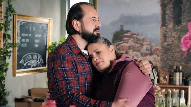 Barwy szczęścia odc. 3219. Borys (Jakub Wieczorek), Aldona (Elżbieta Romanowska)