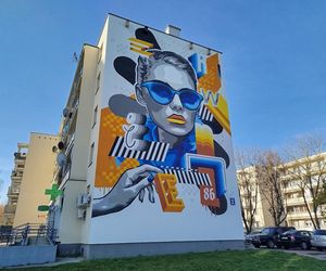 Nowy mural z kobiecą postacią na ścianie bloku przy ulicy Kaszubskiej 2 w Siedlcach. Zobacz zdjęcia!