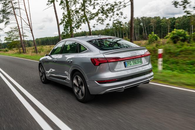 Audi e-tron Sportback 55 quattro S line (Florett Silver)