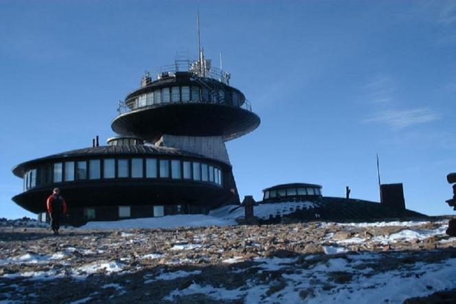 Bez restauracji i bez toalet na szczycie Śnieżki. Co dalej ze spodkiem'? [AUDIO]