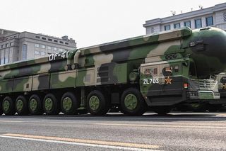 Ponad 1000 głowic do 2030? Chiny przyspieszają jądrowy wyścig zbrojeń