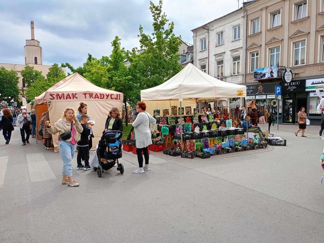 Stoiska wystawców podczas Jarmarku św. Stanisława można odwiedzać w godz. 10.00-18.00 w dn. 10 i 11 maja