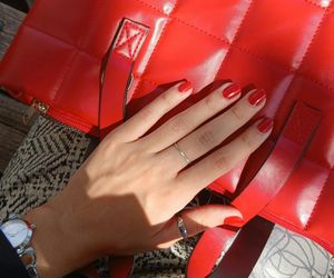 Jesień na paznokciach mieni się kolorami. Oto najmodniejszy manicure nadchodzącego sezonu! 