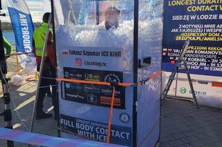 Rekord Guinnessa pobity w Tarnobrzegu! Łukasz Szpunar spędził w lodzie ponad 4 godziny!